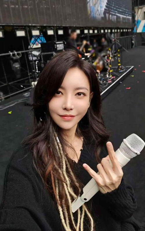 于文文个人资料简介,才华横溢的音乐才女，演绎动人旋律的人生旅程